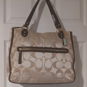 Large Coach Bag 14"x15.5"  EUC 2 Tags